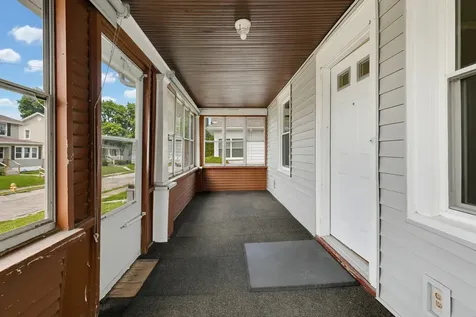1827 13TH Street Rock Island IL 61201