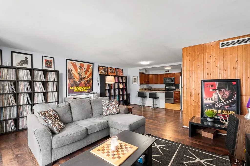 5901 North Sheridan Road Chicago IL 60660