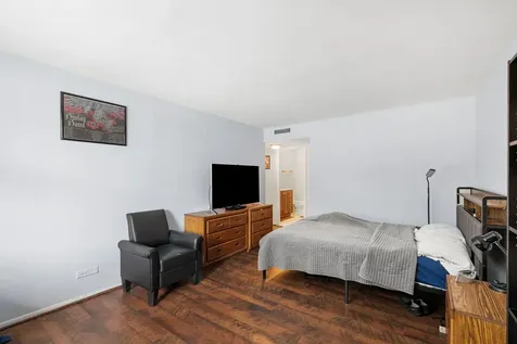5901 North Sheridan Road Chicago IL 60660