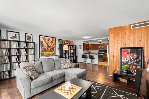 5901 North Sheridan Road Chicago IL 60660