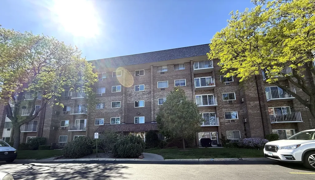 10373 Dearlove Road Glenview IL 60025