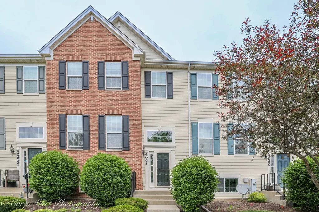 4062 Pompton Avenue Elgin IL 60124
