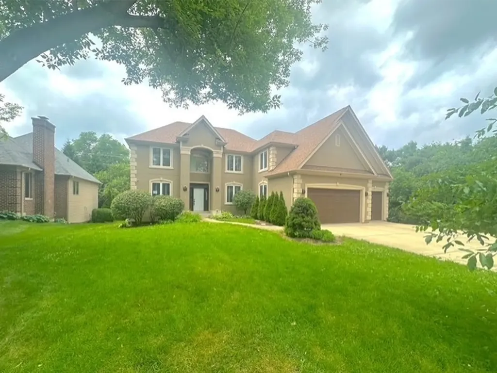 670 Leslie Court Carol Stream IL 60188