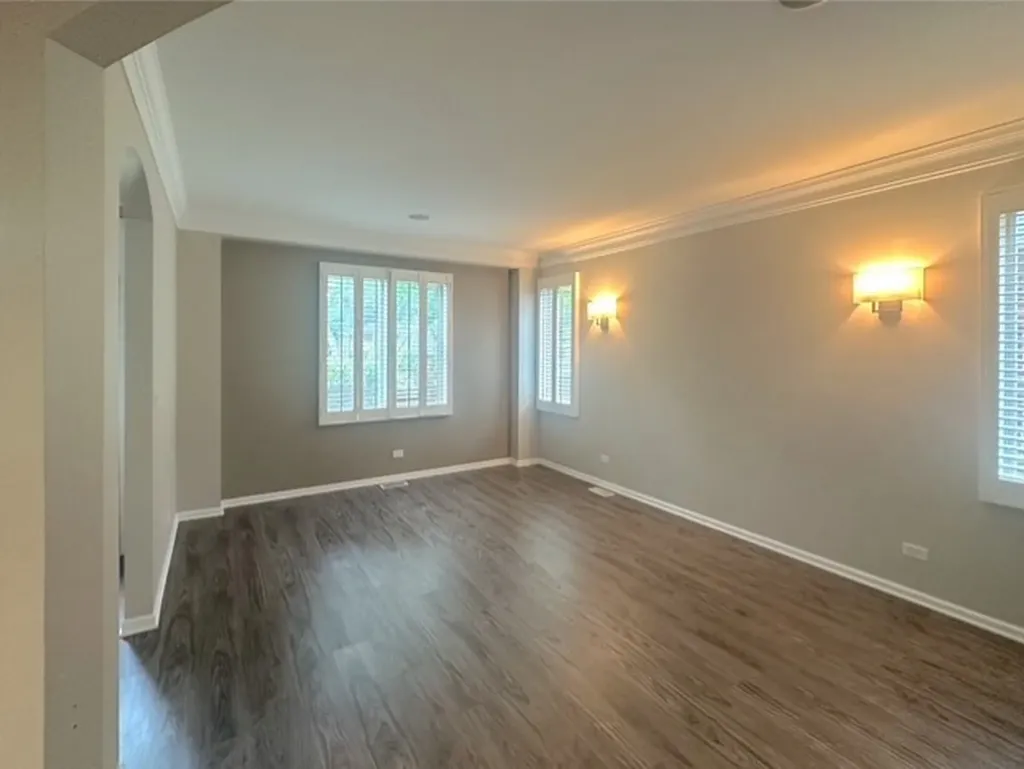 670 Leslie Court Carol Stream IL 60188