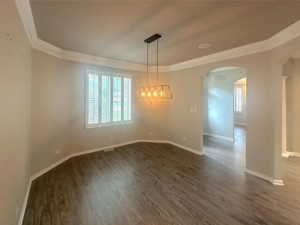 670 Leslie Court Carol Stream IL 60188