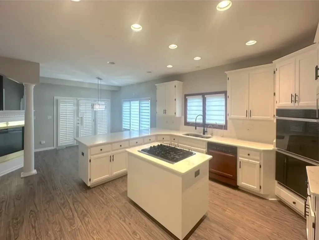 670 Leslie Court Carol Stream IL 60188