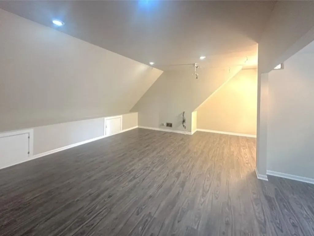 670 Leslie Court Carol Stream IL 60188