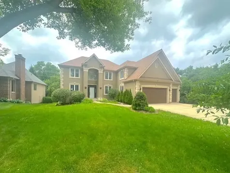 670 Leslie Court Carol Stream IL 60188
