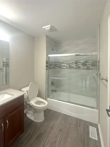 670 Leslie Court Carol Stream IL 60188