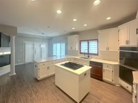 670 Leslie Court Carol Stream IL 60188