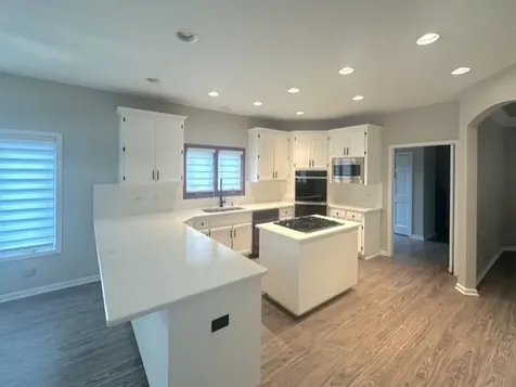 670 Leslie Court Carol Stream IL 60188