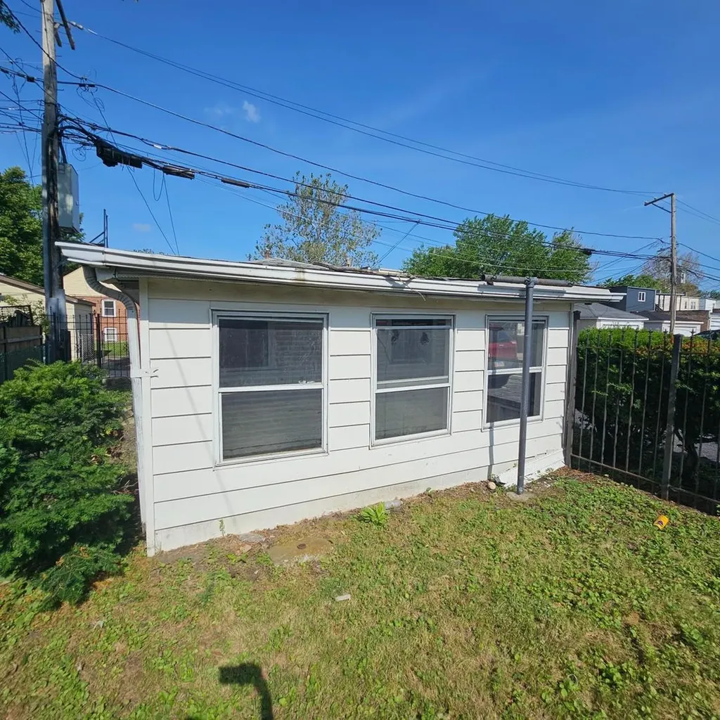 8456 South Damen Avenue Chicago IL 60620