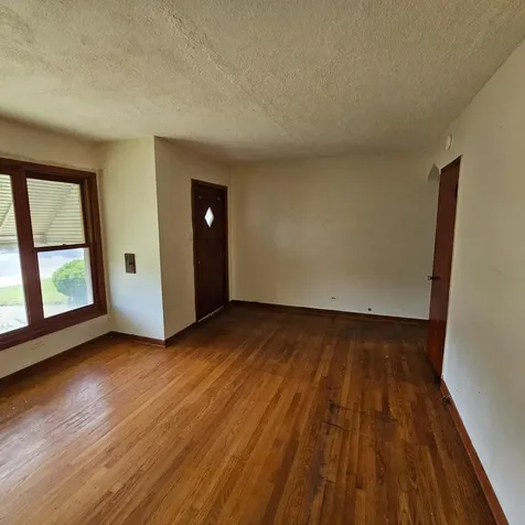 8456 South Damen Avenue Chicago IL 60620
