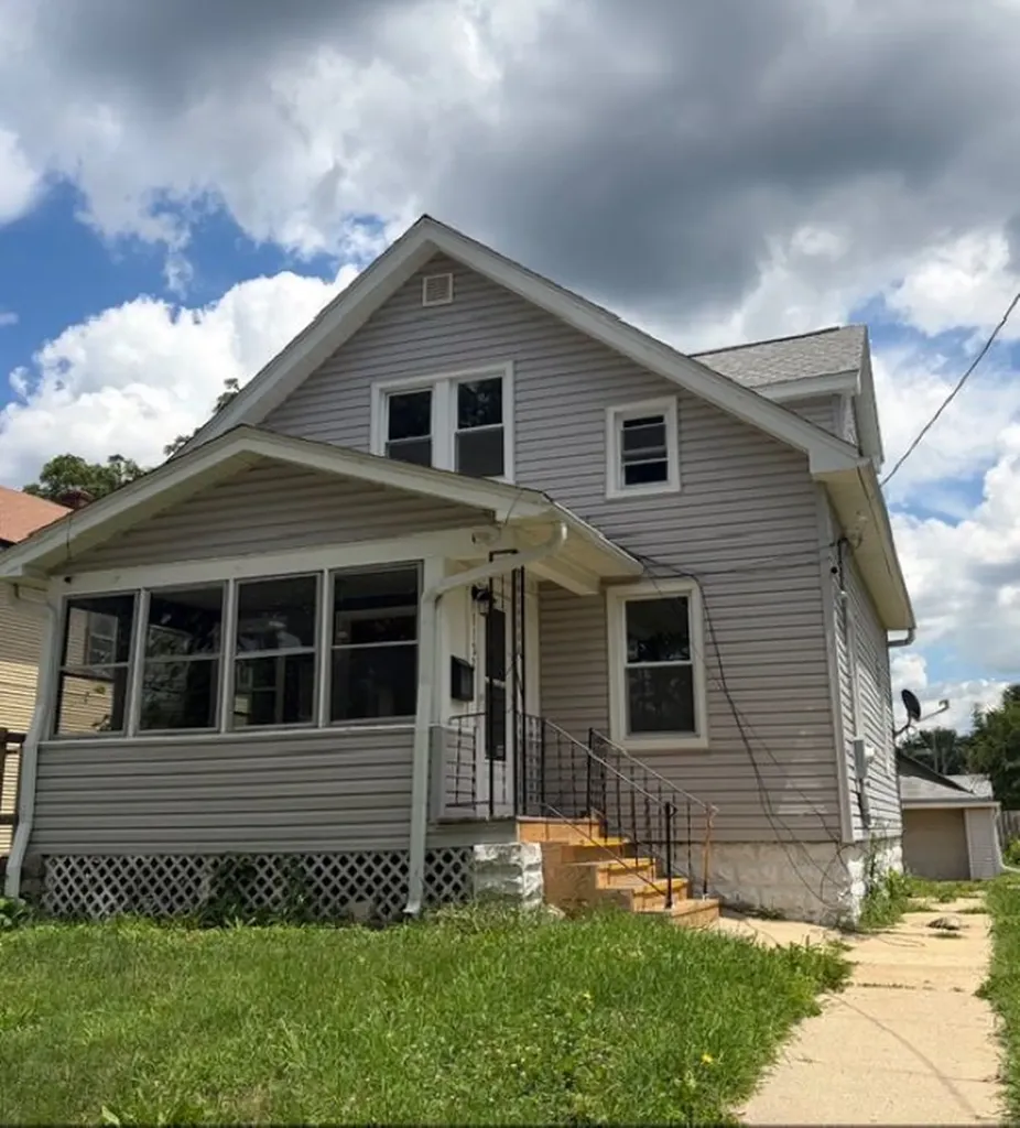 1122 17TH Street Rockford IL 61104