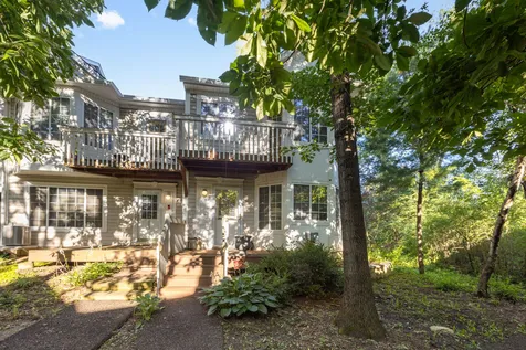 267 West Treehouse Lane Round Lake IL 60073