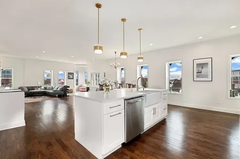 958 West Willow Street Chicago IL 60614
