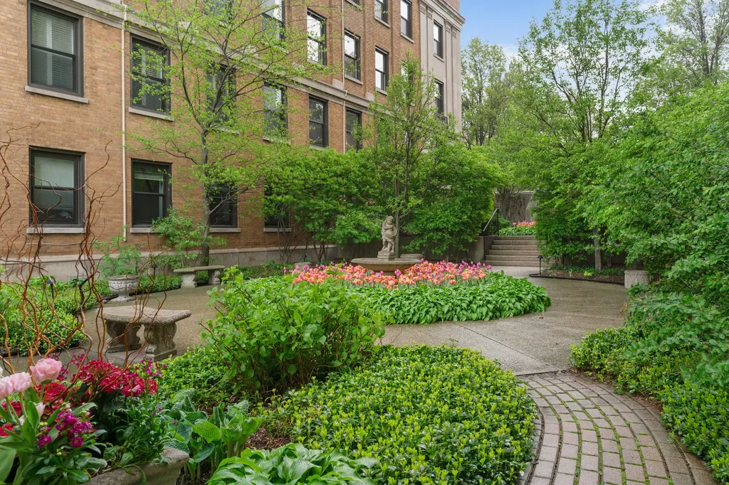 3740 North Lake Shore Drive Chicago IL 60613