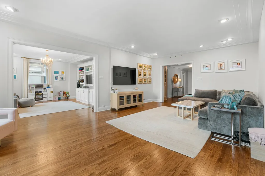 3740 North Lake Shore Drive Chicago IL 60613