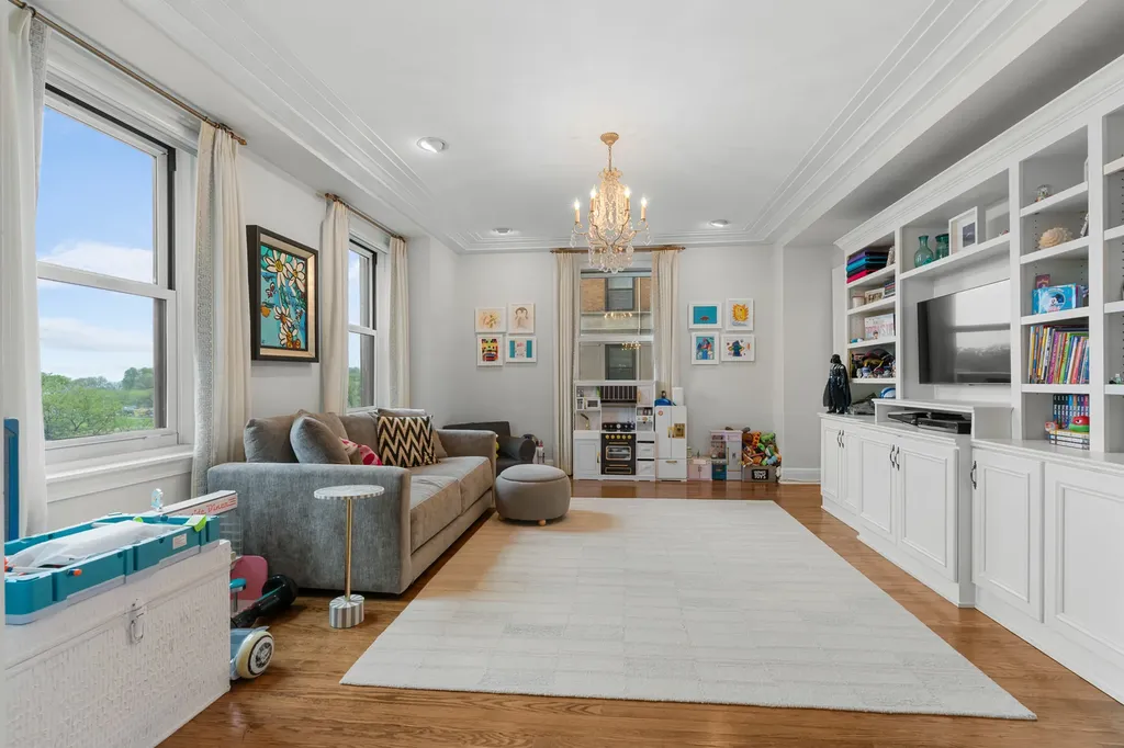 3740 North Lake Shore Drive Chicago IL 60613