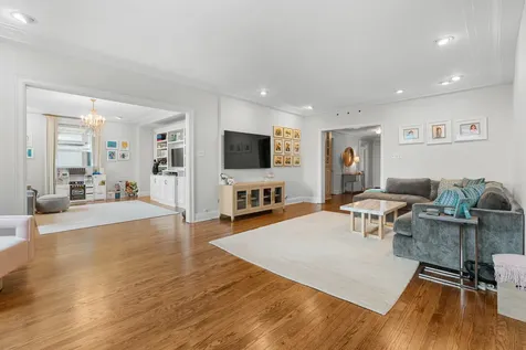 3740 North Lake Shore Drive Chicago IL 60613