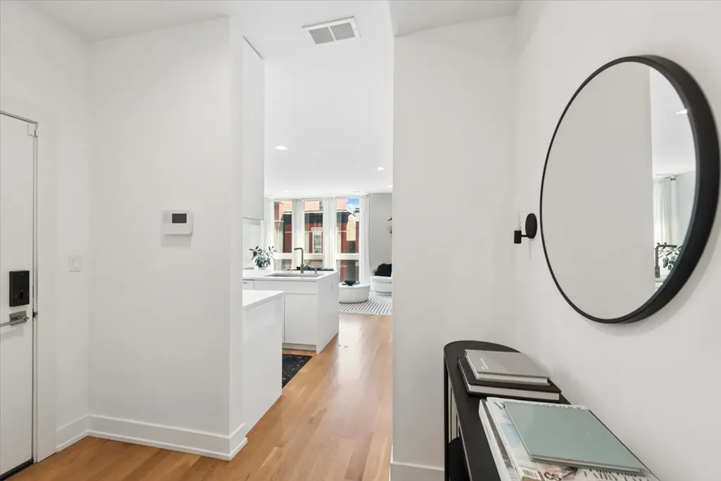 722 North Ada Street Chicago IL 60642