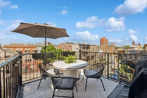 722 North Ada Street Chicago IL 60642