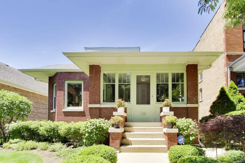 138 Ashland Avenue River Forest IL 60305