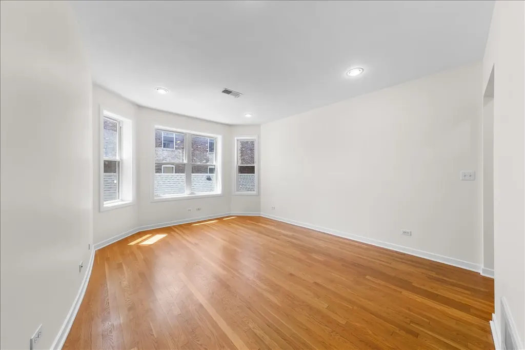1655 North Fairfield Avenue Chicago IL 60647