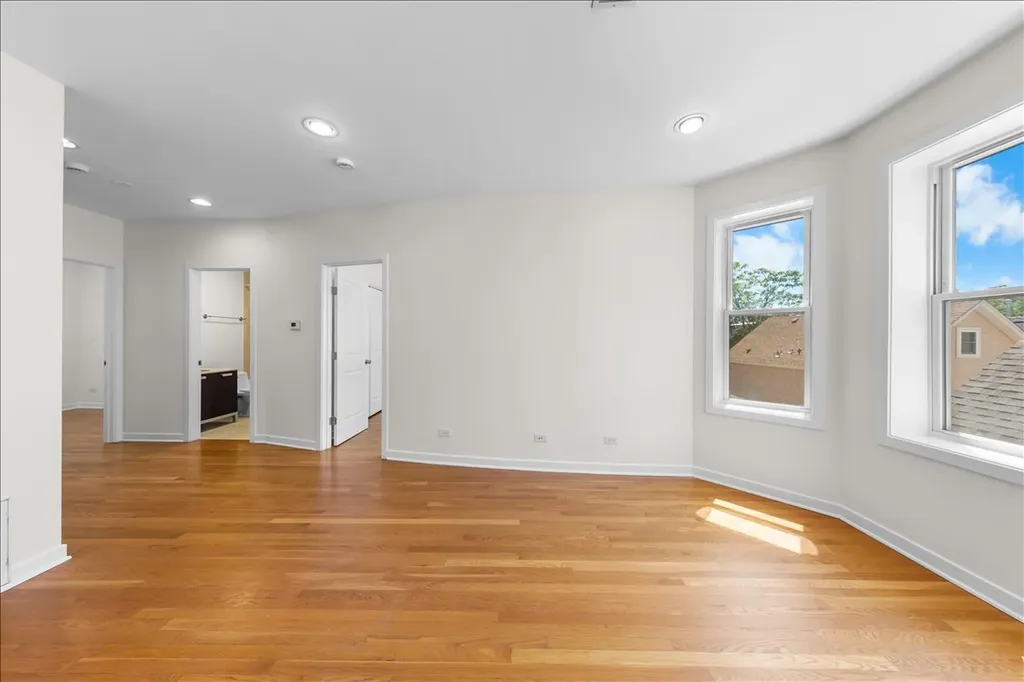 1655 North Fairfield Avenue Chicago IL 60647