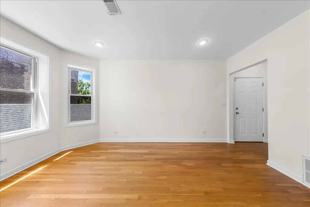 1655 North Fairfield Avenue Chicago IL 60647
