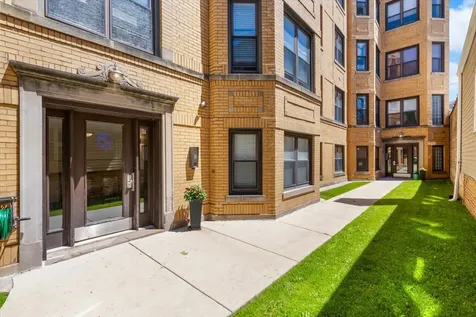 1655 North Fairfield Avenue Chicago IL 60647