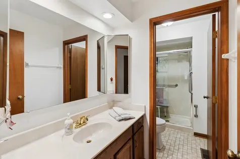 1108 East Oxford Lane Arlington Heights IL 60004
