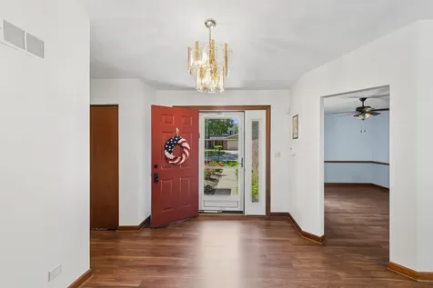 1108 East Oxford Lane Arlington Heights IL 60004