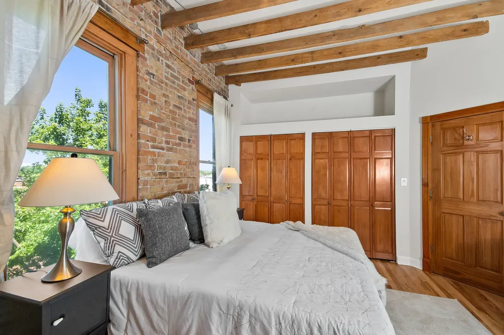 1925 West Division Street Chicago IL 60622
