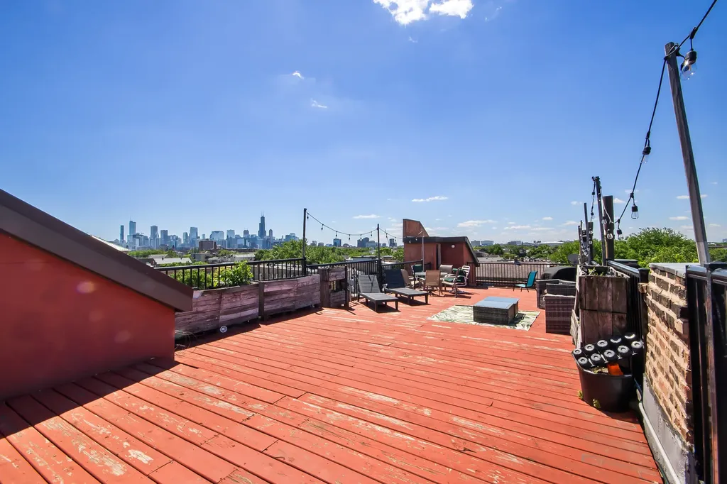 1925 West Division Street Chicago IL 60622