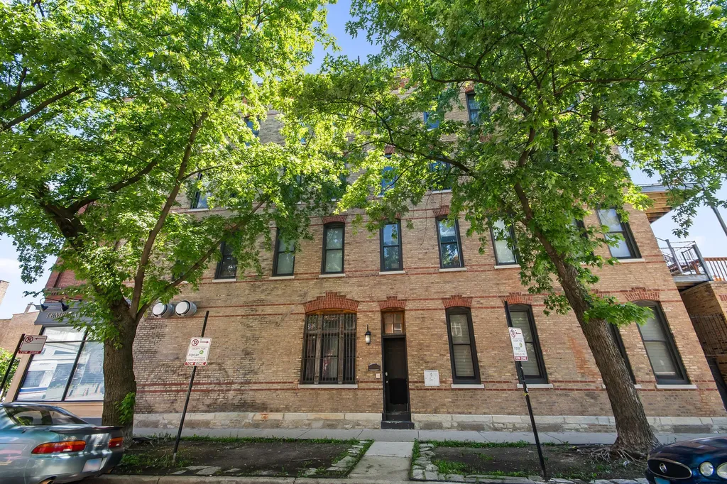 1925 West Division Street Chicago IL 60622