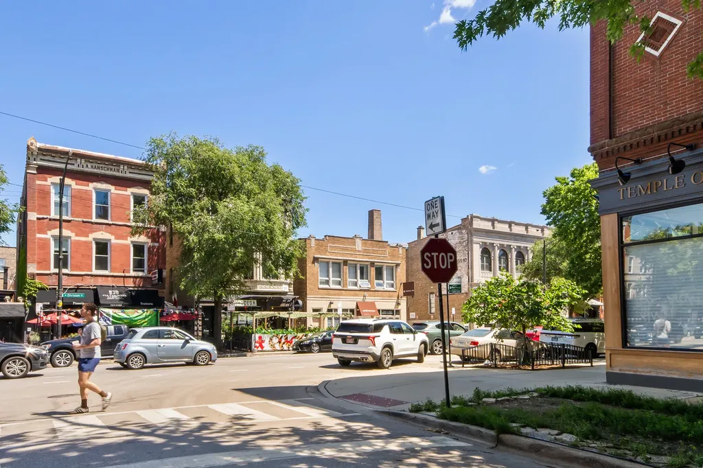 1925 West Division Street Chicago IL 60622