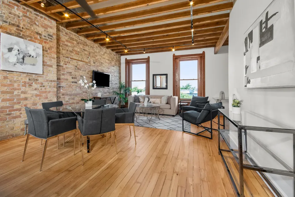 1925 West Division Street Chicago IL 60622