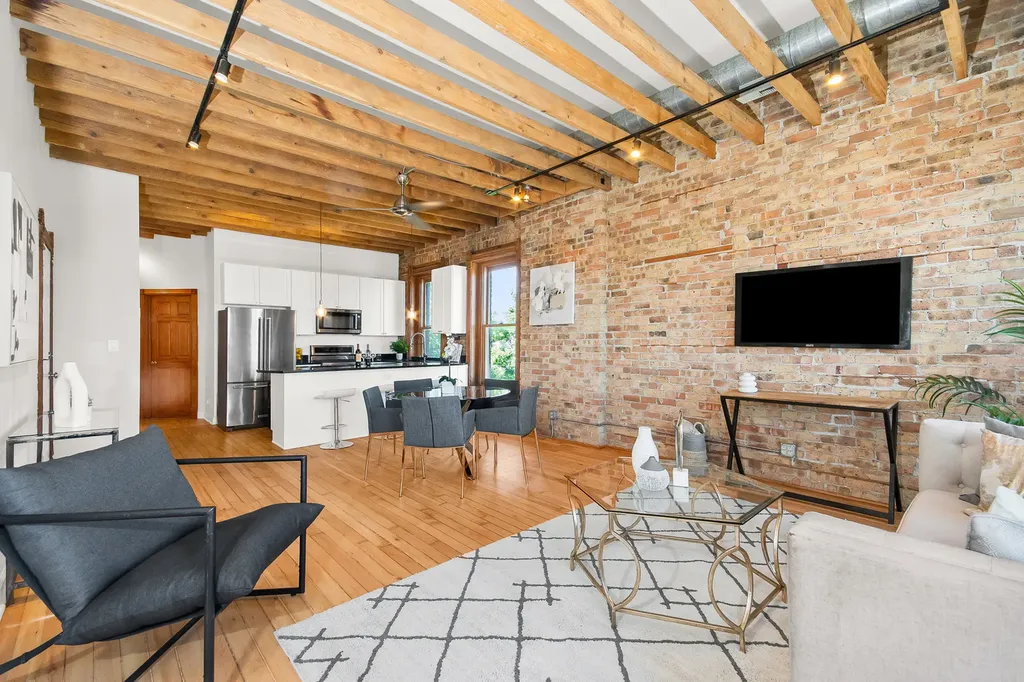 1925 West Division Street Chicago IL 60622