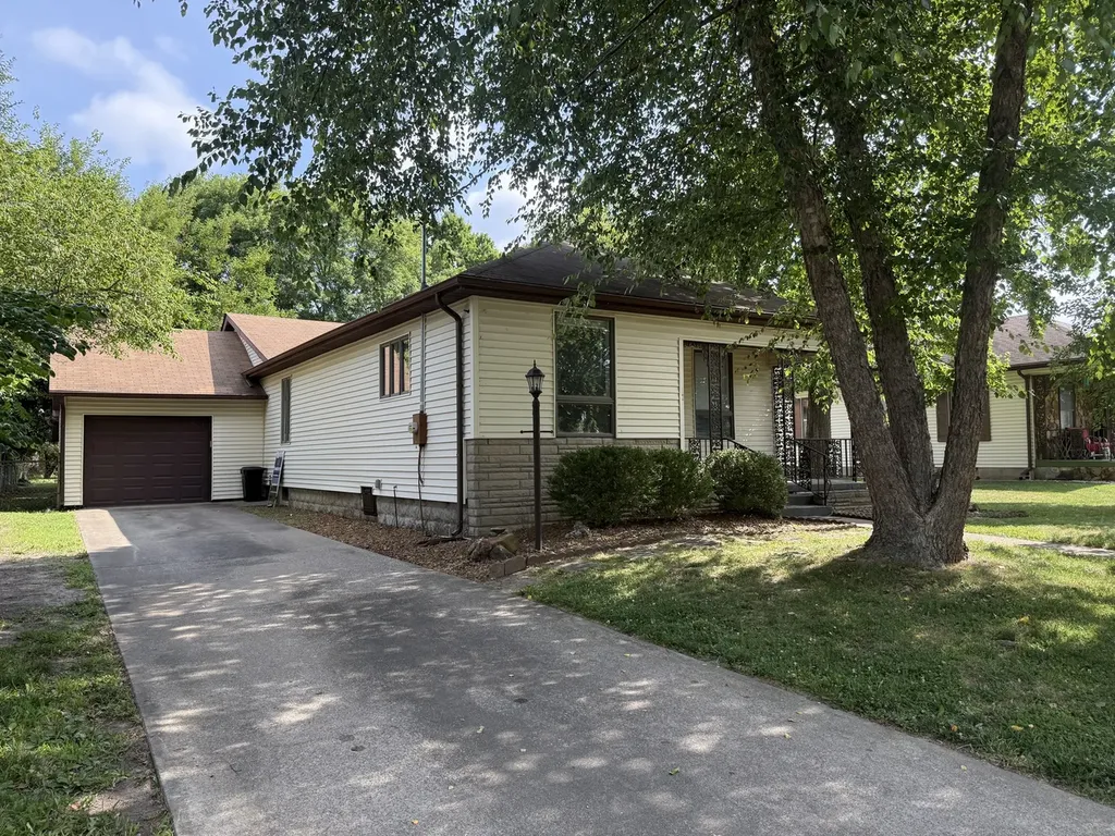 806 East Boulevard Street Marion IL 62959