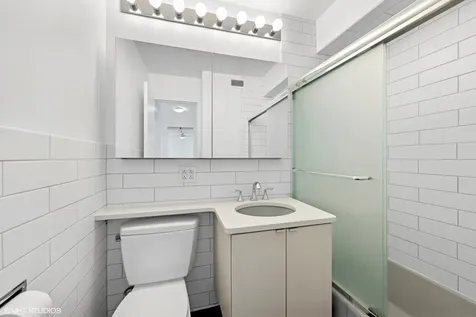 3430 North Lake Shore Drive Chicago IL 60657