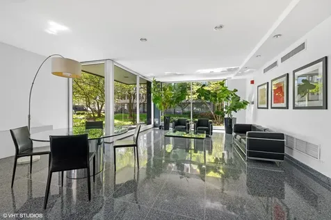 3430 North Lake Shore Drive Chicago IL 60657