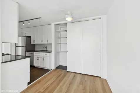 3430 North Lake Shore Drive Chicago IL 60657