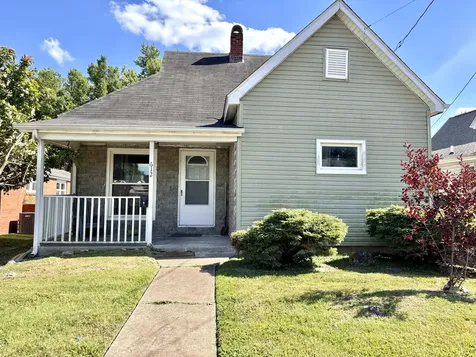 612 West Monroe Street W Herrin IL 62948