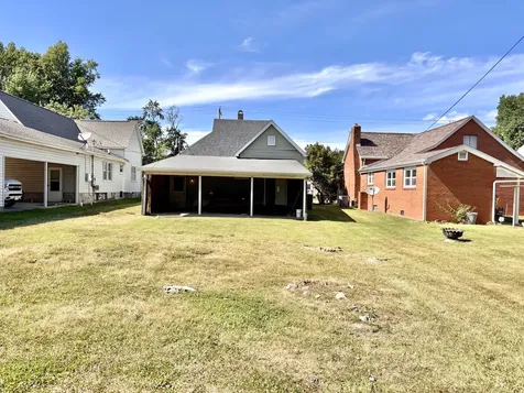 612 West Monroe Street W Herrin IL 62948