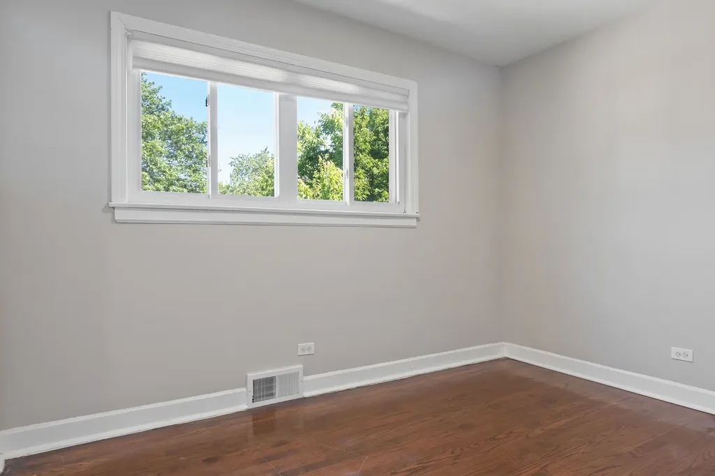 8156 Knox Avenue Skokie IL 60076