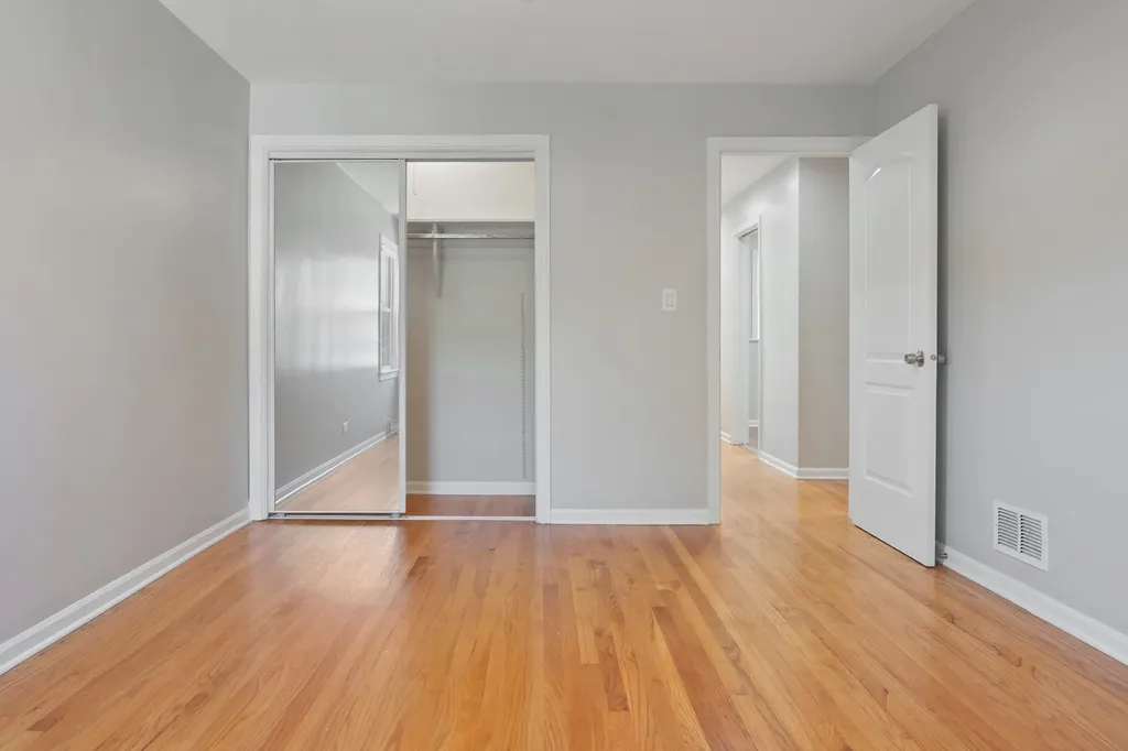 8156 Knox Avenue Skokie IL 60076