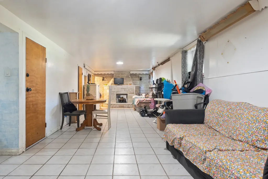 8156 Knox Avenue Skokie IL 60076
