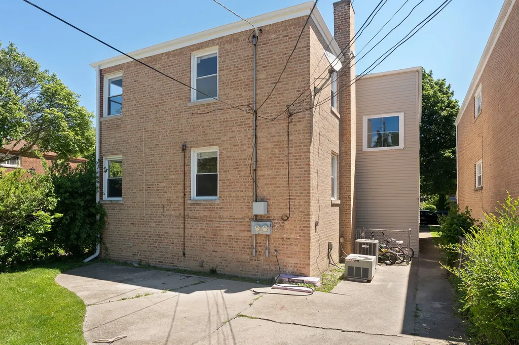 8156 Knox Avenue Skokie IL 60076