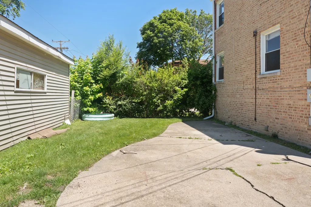 8156 Knox Avenue Skokie IL 60076